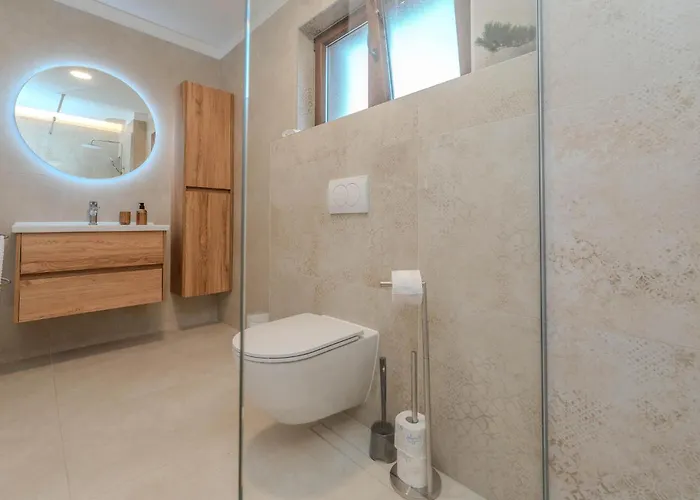 4 Bedroom Cozy In Jovici Prázdninový dům Jovici (Zadar)