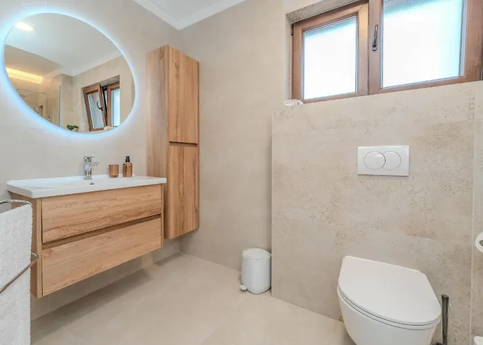 4 Bedroom Cozy In Jovici Jovici (Zadar)