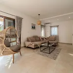 4 Bedroom Cozy In Jovici Semesterbostad Jovici (Zadar)
