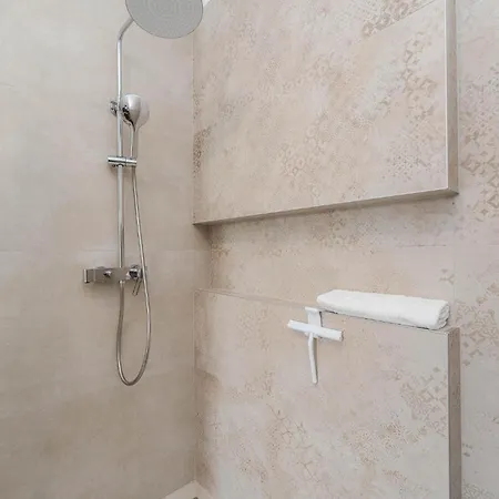 בית נופש 4 Bedroom Cozy In Jovici