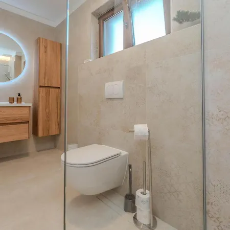 4 Bedroom Cozy In Jovici Hébergement de vacances Jovici (Zadar)