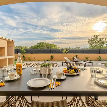 4 Bedroom Cozy In Jovici בית נופש *