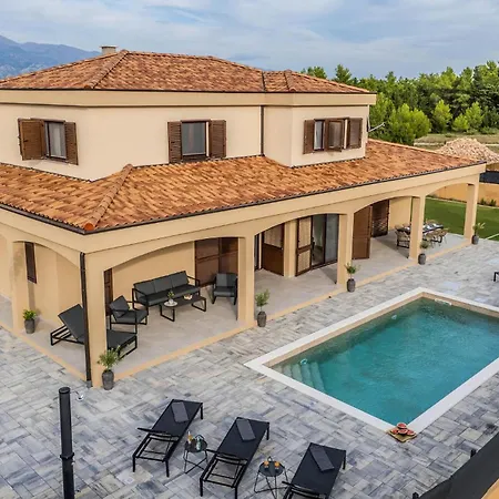 בית נופש 4 Bedroom Cozy In Jovici Jovici (Zadar)