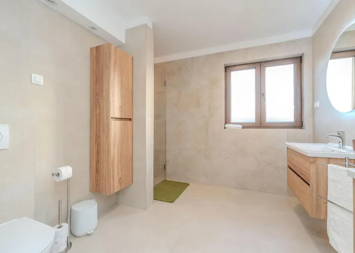 4 Bedroom Cozy In Jovici * Jovici (Zadar)