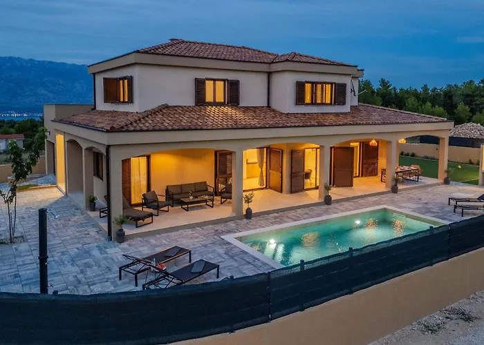 4 Bedroom Cozy In Jovici Jovici (Zadar)