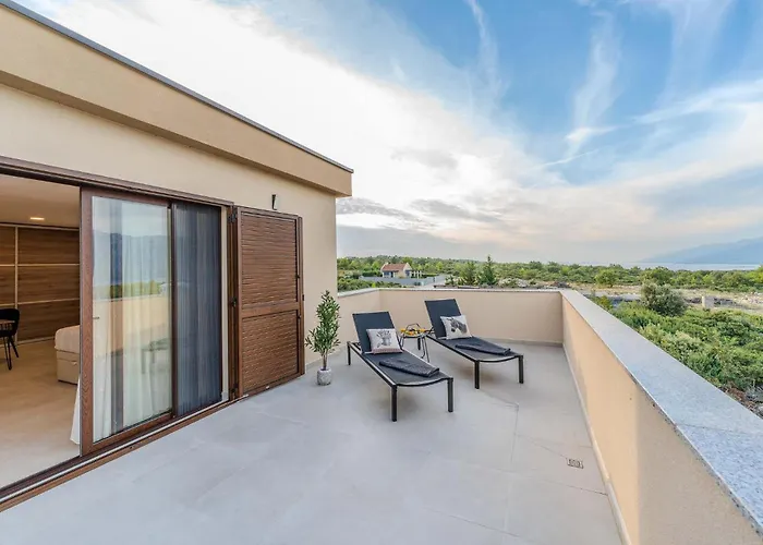 بيت للعطل 4 Bedroom Cozy In Jovici *