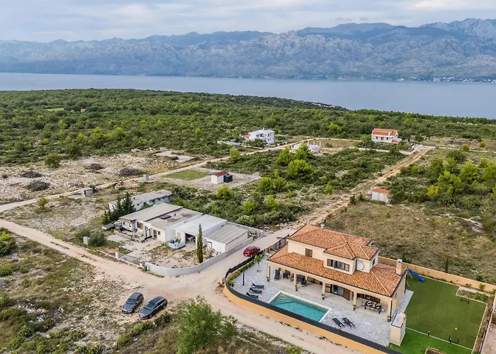 4 Bedroom Cozy In Jovici Dom wakacyjny