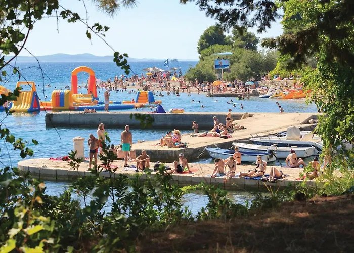 4 Bedroom Cozy In Jovici *